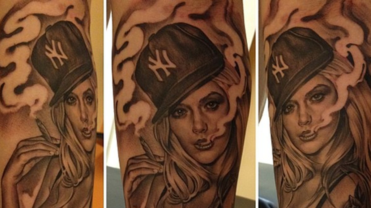 I höst vill Andy se fler tjejer som motiv. Här tatuering av Eric Marcinizyn som är baserad i New York. 